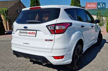 Внедорожник / Кроссовер Ford Kuga 2017 в 