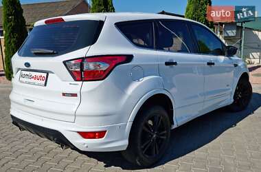 Внедорожник / Кроссовер Ford Kuga 2017 в 