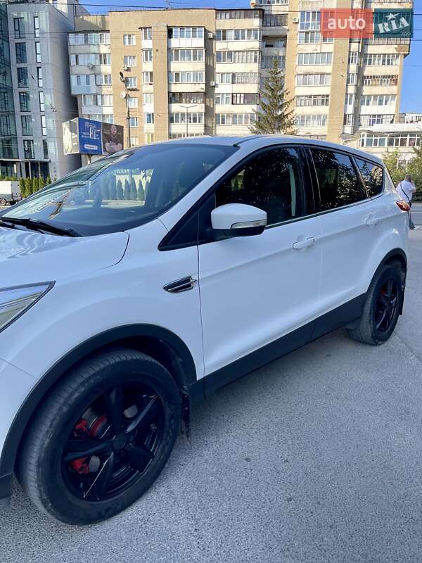 Внедорожник / Кроссовер Ford Kuga 2016 в Тернополе