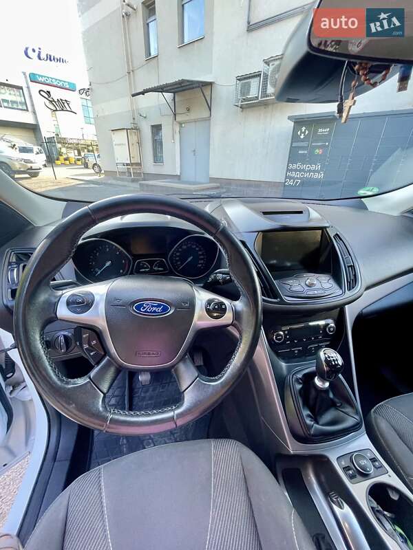 Внедорожник / Кроссовер Ford Kuga 2016 в Тернополе