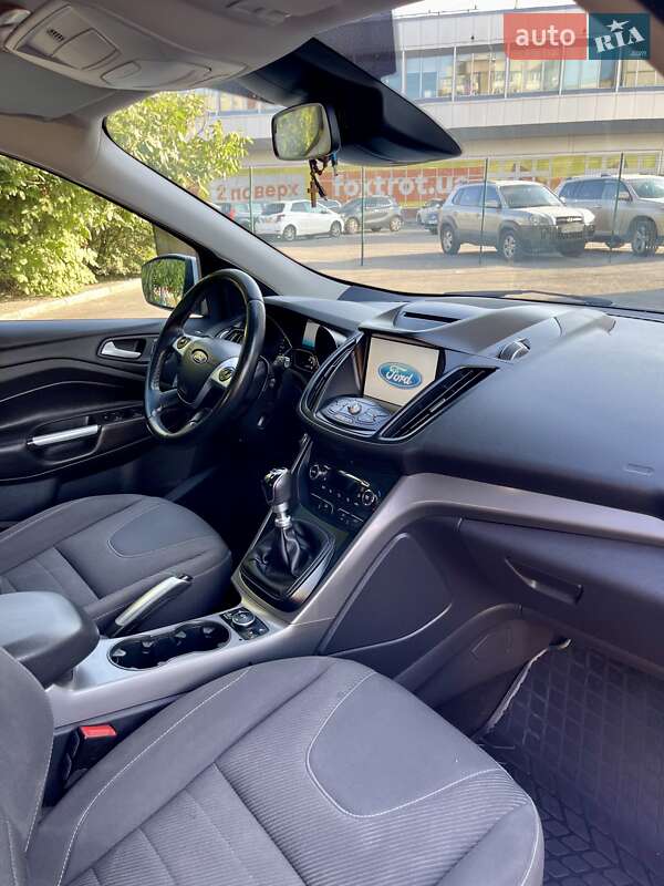 Внедорожник / Кроссовер Ford Kuga 2016 в Тернополе