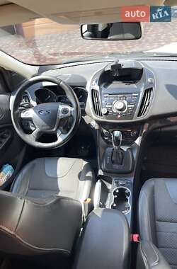 Внедорожник / Кроссовер Ford Kuga 2013 в 