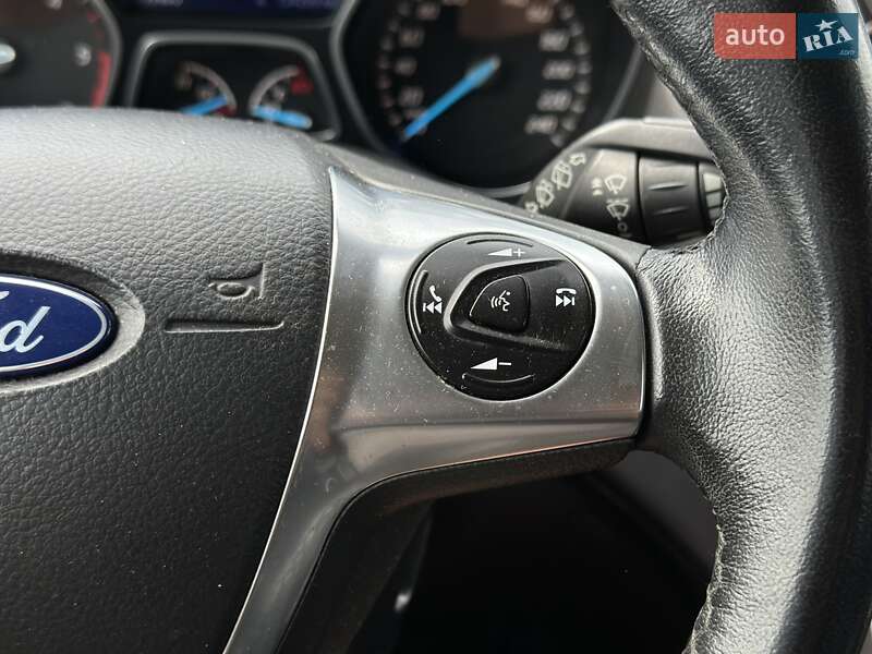 Позашляховик / Кросовер Ford Kuga 2013 в Чернівцях