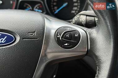 Внедорожник / Кроссовер Ford Kuga 2013 в 