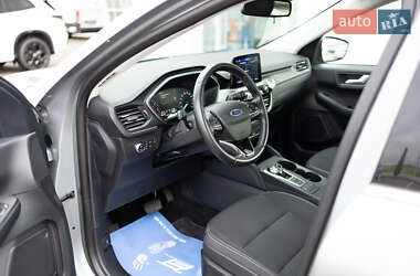 Внедорожник / Кроссовер Ford Kuga 2020 в 