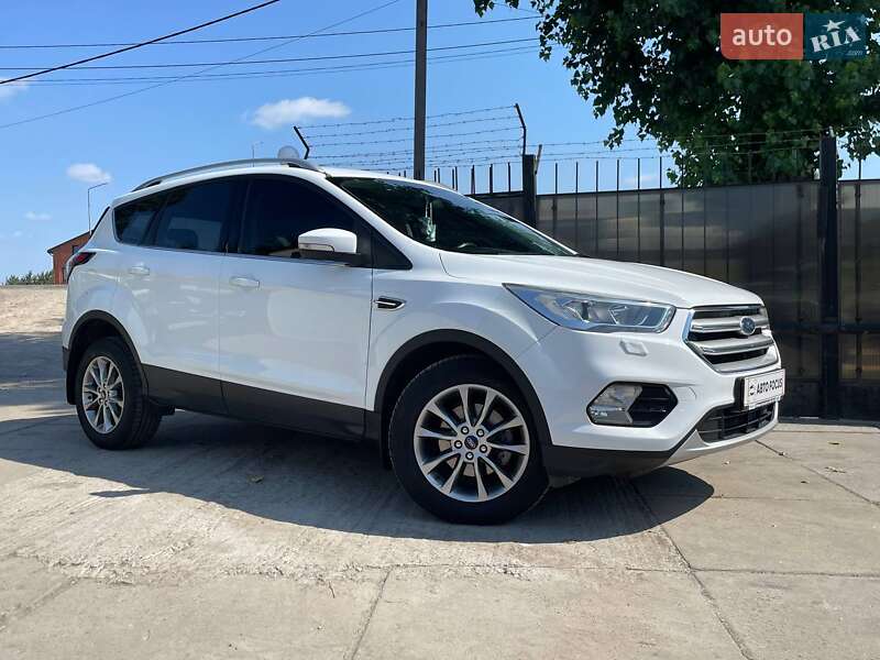 Внедорожник / Кроссовер Ford Kuga 2019 в 
