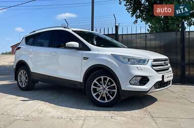 Внедорожник / Кроссовер Ford Kuga 2019 в 