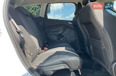 Внедорожник / Кроссовер Ford Kuga 2019 в 