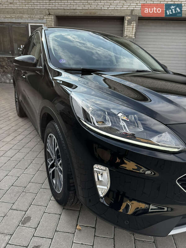 Внедорожник / Кроссовер Ford Kuga 2021 в Бродах