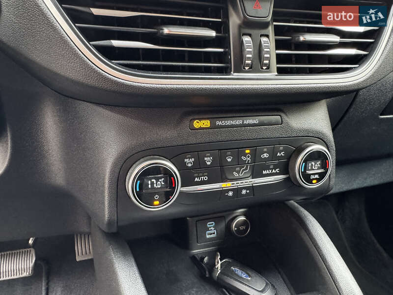 Внедорожник / Кроссовер Ford Kuga 2021 в Бродах