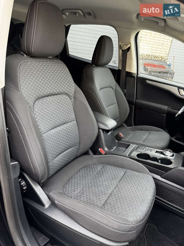 Внедорожник / Кроссовер Ford Kuga 2021 в Бродах