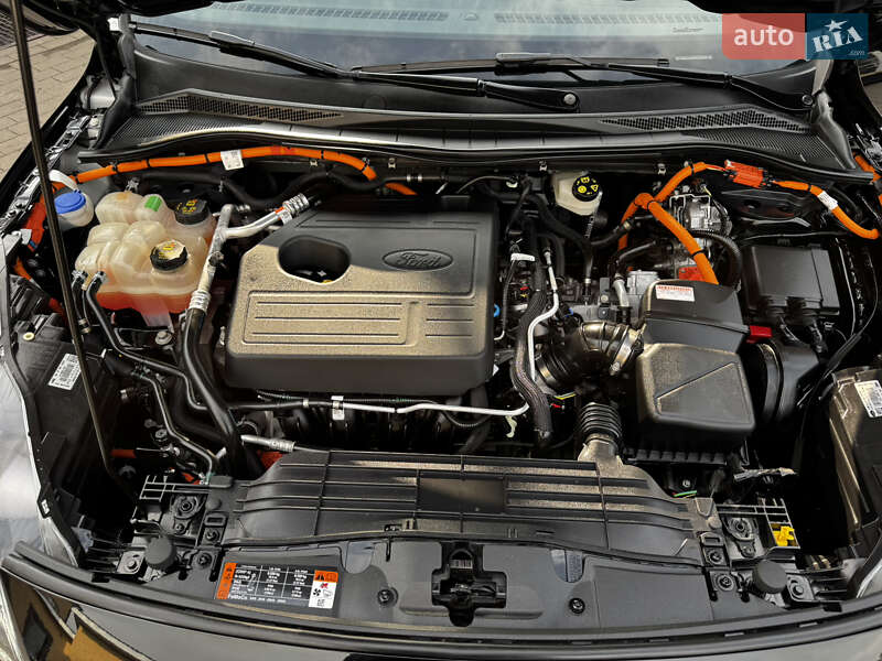 Внедорожник / Кроссовер Ford Kuga 2021 в Бродах