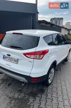 Внедорожник / Кроссовер Ford Kuga 2016 в 