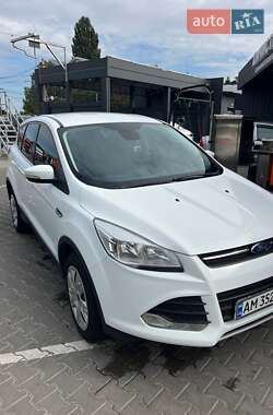 Внедорожник / Кроссовер Ford Kuga 2016 в 