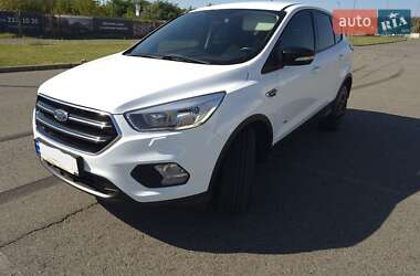 Внедорожник / Кроссовер Ford Kuga 2017 в 
