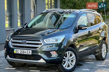 Внедорожник / Кроссовер Ford Kuga 2017 в 