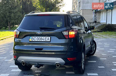 Внедорожник / Кроссовер Ford Kuga 2017 в 
