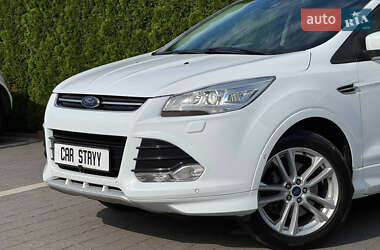 Внедорожник / Кроссовер Ford Kuga 2016 в 