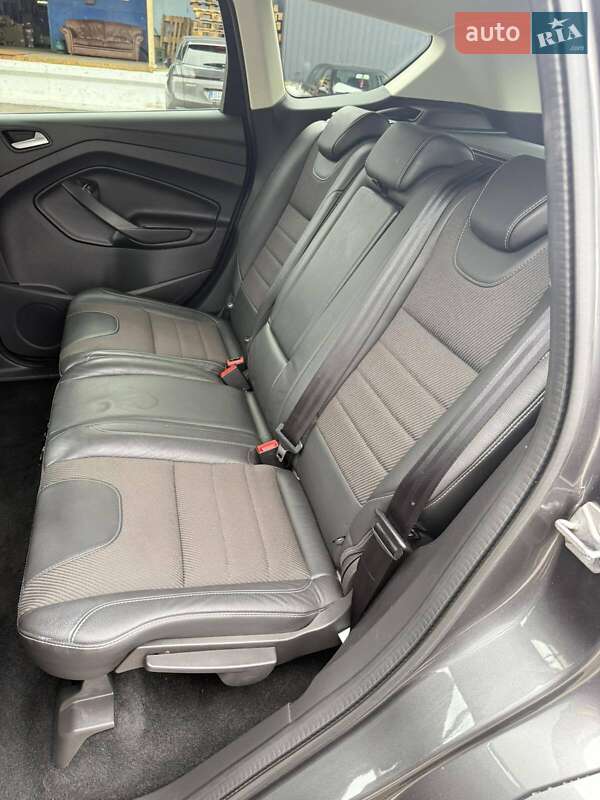 Внедорожник / Кроссовер Ford Kuga 2015 в Луцке