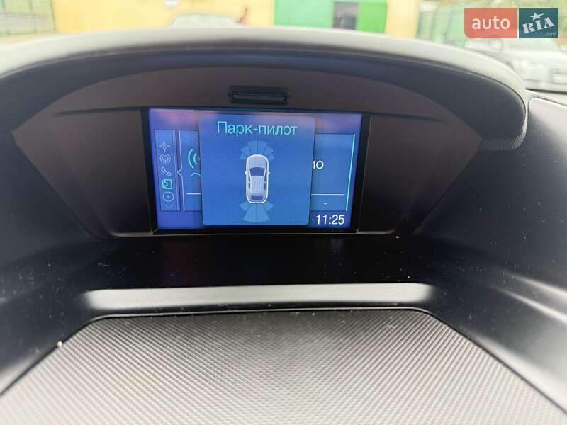 Внедорожник / Кроссовер Ford Kuga 2015 в Луцке