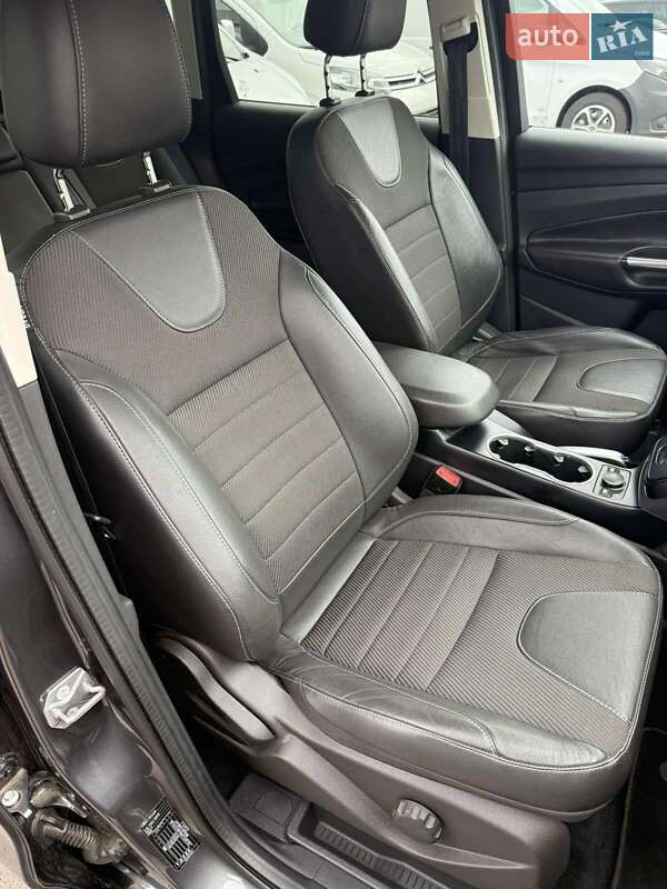 Внедорожник / Кроссовер Ford Kuga 2015 в Луцке