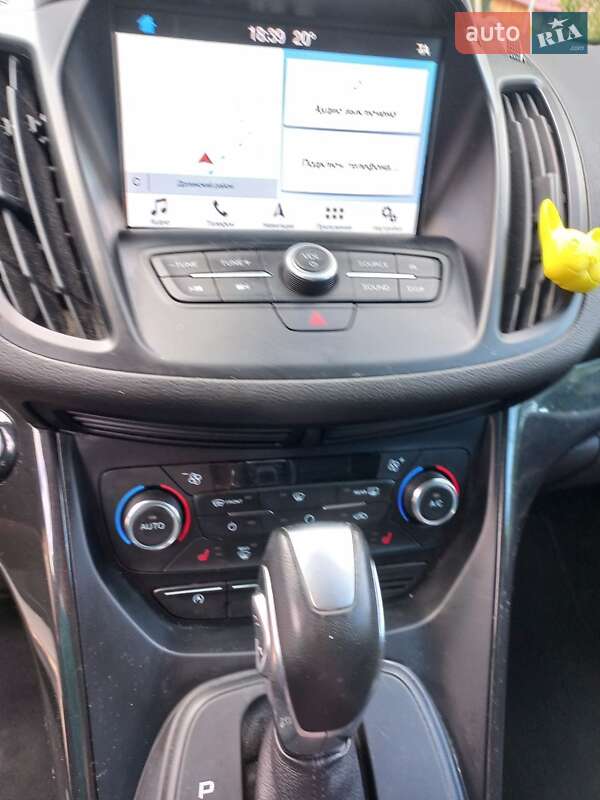 Позашляховик / Кросовер Ford Kuga 2019 в Києві