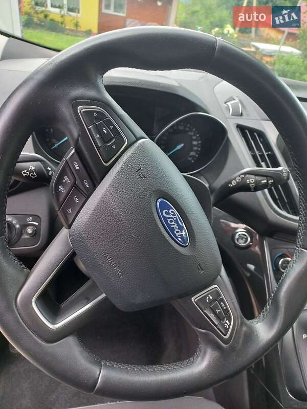 Позашляховик / Кросовер Ford Kuga 2019 в Києві