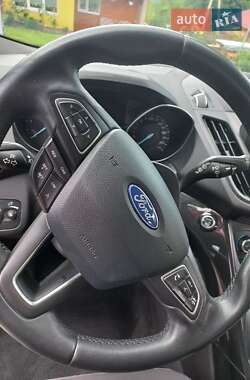 Внедорожник / Кроссовер Ford Kuga 2019 в 