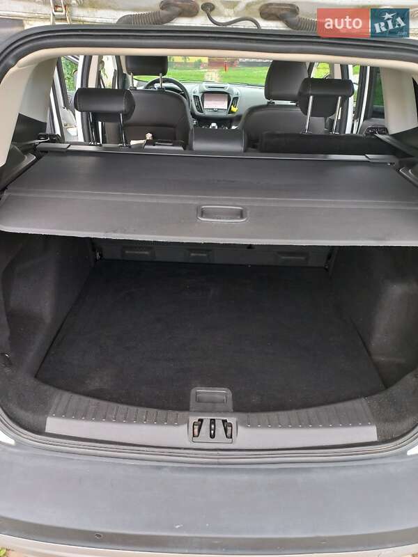 Позашляховик / Кросовер Ford Kuga 2019 в Києві