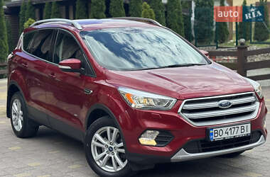Внедорожник / Кроссовер Ford Kuga 2017 в 