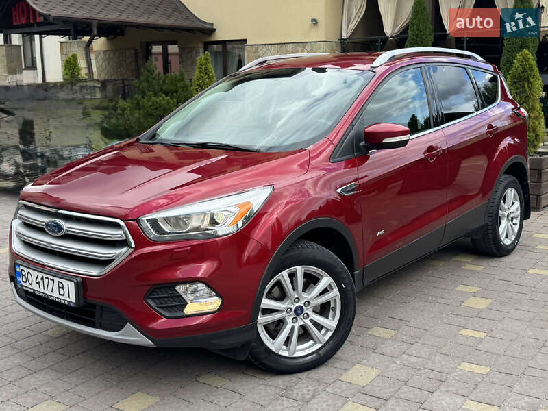 Внедорожник / Кроссовер Ford Kuga 2017 в 