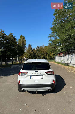 Внедорожник / Кроссовер Ford Kuga 2020 в 