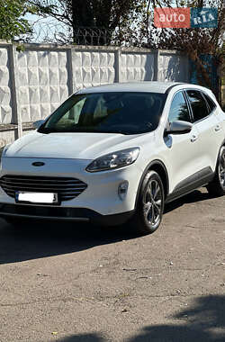 Внедорожник / Кроссовер Ford Kuga 2020 в 