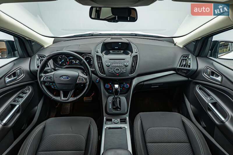 Внедорожник / Кроссовер Ford Kuga 2017 в Киеве