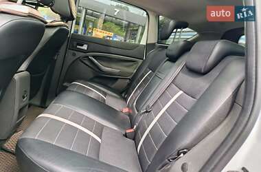 Внедорожник / Кроссовер Ford Kuga 2011 в 