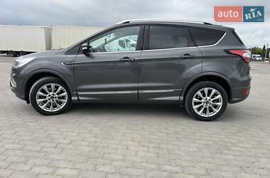 Внедорожник / Кроссовер Ford Kuga 2017 в 