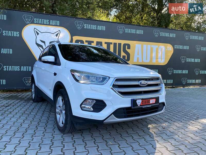 Внедорожник / Кроссовер Ford Kuga 2017 в 