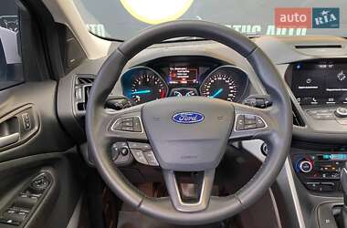Внедорожник / Кроссовер Ford Kuga 2017 в 