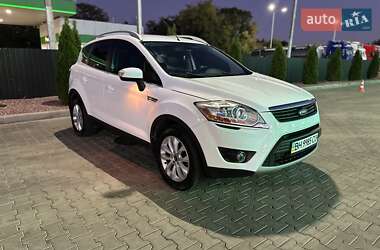 Внедорожник / Кроссовер Ford Kuga 2010 в 