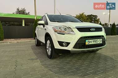 Внедорожник / Кроссовер Ford Kuga 2010 в 