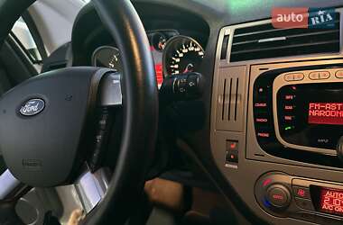 Внедорожник / Кроссовер Ford Kuga 2010 в 