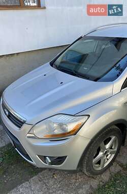 Внедорожник / Кроссовер Ford Kuga 2011 в 