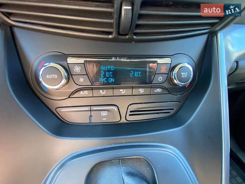 Внедорожник / Кроссовер Ford Kuga 2013 в Киеве