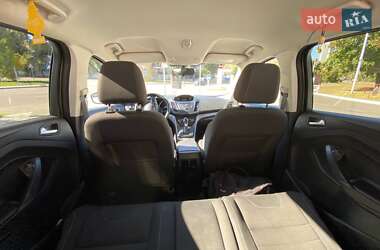 Внедорожник / Кроссовер Ford Kuga 2013 в 
