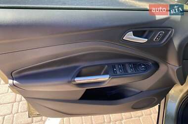 Внедорожник / Кроссовер Ford Kuga 2013 в 