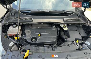 Внедорожник / Кроссовер Ford Kuga 2013 в 