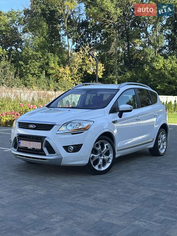 Внедорожник / Кроссовер Ford Kuga 2011 в 