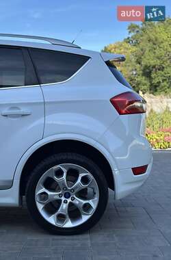 Внедорожник / Кроссовер Ford Kuga 2011 в 