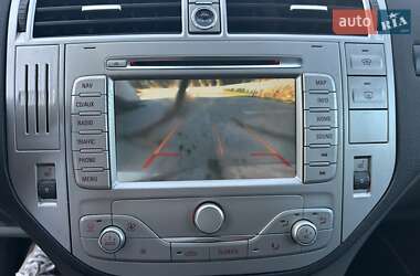 Внедорожник / Кроссовер Ford Kuga 2011 в 