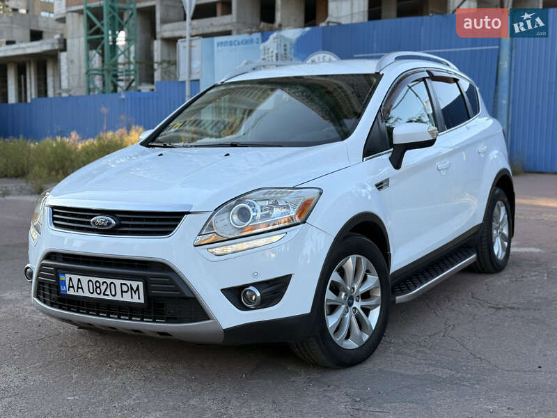 Внедорожник / Кроссовер Ford Kuga 2012 в 